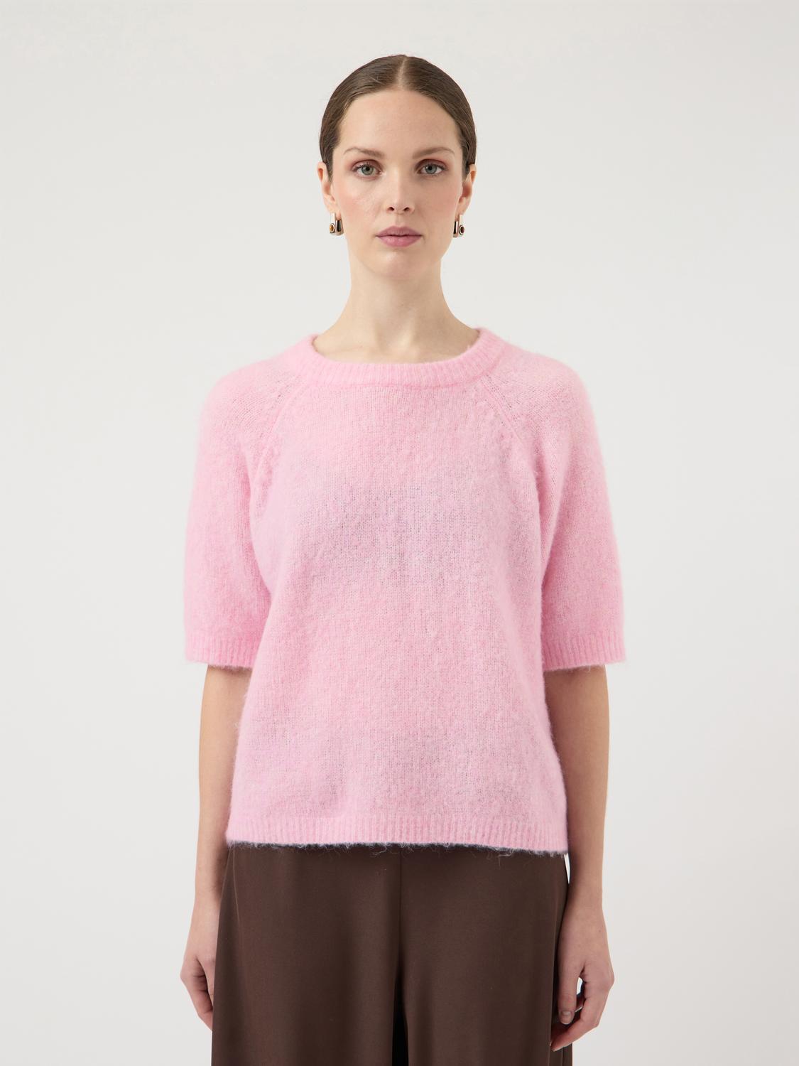 model_shot-front